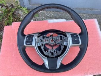 Volant Toyota Yaris - ako nový