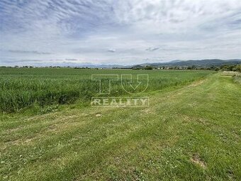 IBA U NÁS POZEMOK 11867 m2 IVANOVCE