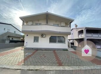 HR/Ostrov VIR- Predaj 2 zariadených apartmánov za cenu 1 - 9