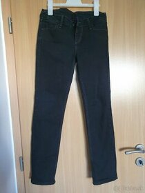 Bedrové jeansy čierne