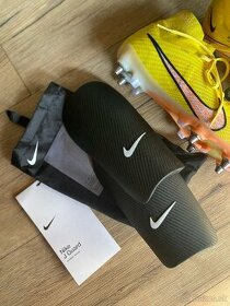 Nike kopačky + Nike chrániče