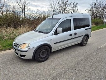 Opel combo 2005 1.7cdti 5 miestne
