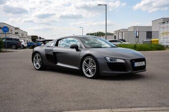 AUDI R8 4.2 V8 FSI QUATTRO R TRONIC