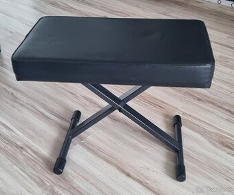 Stolička ku klavíru