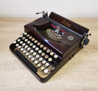 Starožitný písací stroj ERIKA model S z roku 1939