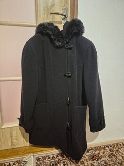 Dámsky zimný kabát s podšívkou a s kapucňou