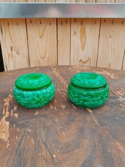 predám starú dózu z malachitového skla.