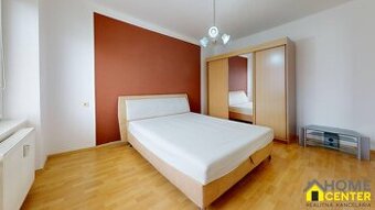 NA PREDAJ KOMPLETNE ZREKONŠTRUOVANÝ 3 IZBOVÝ BYT, UL. ZVÁRAČ