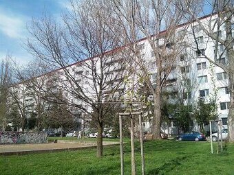 2-IZBOVÝ BYT,PÔVODNÝ STAV,BALKÓN,RUŽINOV,66m2