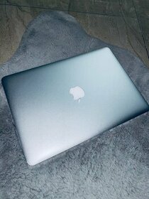 Predám: MacBook air 2017 13 palcový - 1