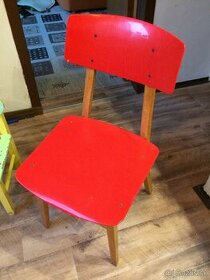 4 červené stoličky - 1