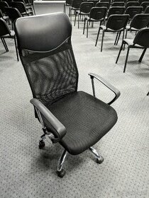 Kancelárska stolička čierna s kolieskami