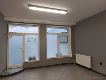 Obchodný priestor 30 m2 Námestie sv. Anny Trenčín