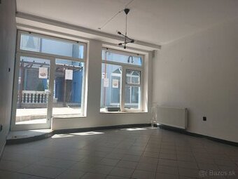 Obchodný priestor 30 m2 Námestie sv. Anny Trenčín