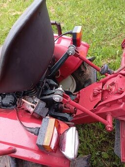 Malo traktor KUBOTA 7000