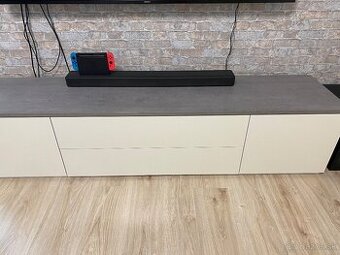 Skrinka pod TV