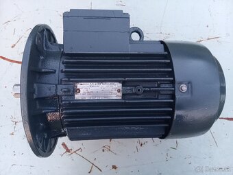 Elektromotor 3kW , 1430ot. prírubový