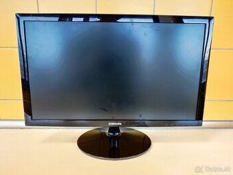 Samsung S24B300BL – 24" monitor, plne funkčný + káble