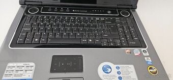 Predám 17" notebook ASUS v zachovalom stave