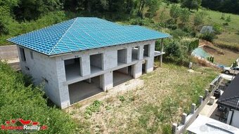 BartanusReality - Na predaj exkluzívna, rozmerná vila v obci