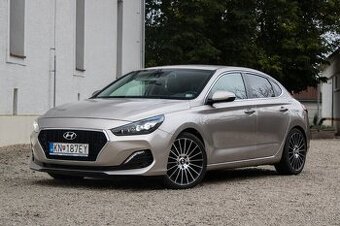 Hyundai i30 Fastback 1.4 T-GDi Style-AJ NA SPLÁTKY/PROTIÚČET