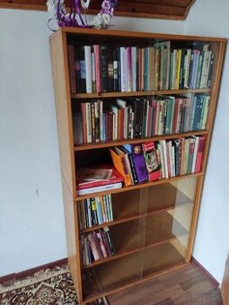 Predám presklenú knižnicu