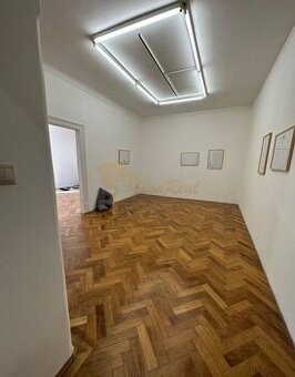 3,5 izb. byt v priamo centre Bratislavy na pešej zóne