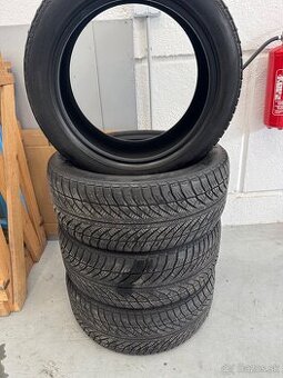 245/45 r18 GoodYear ultragrip 8 - celoročné - 1