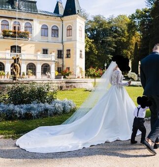 Svadobné šaty s vlečkou - 1