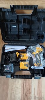 DEWALT Aku skrutkovač DCD701D2 12V/2.0AH