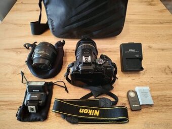 50mm objektiv a blesk Nikon