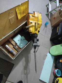 Búracie benzínove kladivo Pionjär 120-130