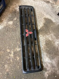 Maska Mitsubishi Pejero 2