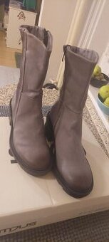 MJUS dámske čižmy, veľ. 37, PC 179 eur