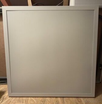 LED prisadene panely