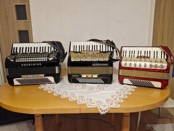 3x akordeóny Excelsior, Delicia, Hohner