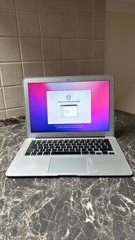 MacBook Air 13 palcový