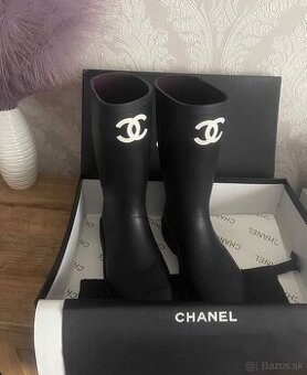 Chanel gumaky