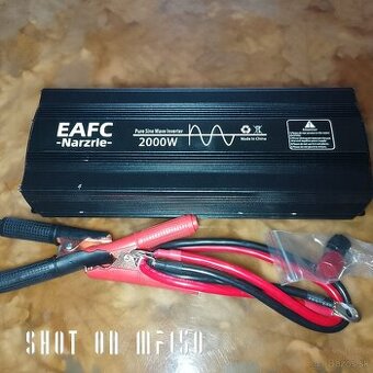 Menič napätia 12/220v 2000w