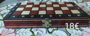2 x šach , vlaková súprava, Scrabble