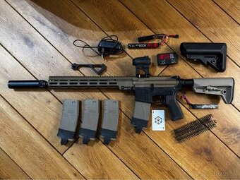 Airsoft AEG AR-15 M-LOK