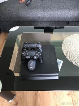 Playstation 4 dva dualshock4 ovladače a hry v cene