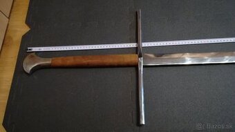 Dvojročný meč
