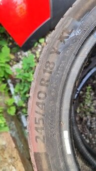 245/45r18