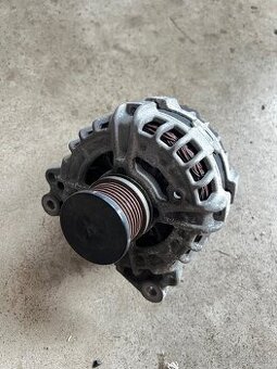 Alternátor Passat B8