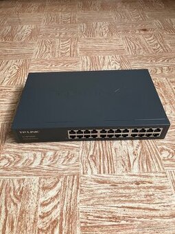 TP-Link TL-SF1024D 24-portový Ethernet switch 10/100 Mbps