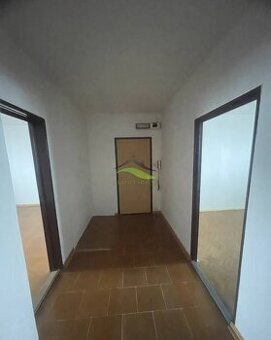 REZERVOVALI SME....... 3 izbový družstevný byt na Holl