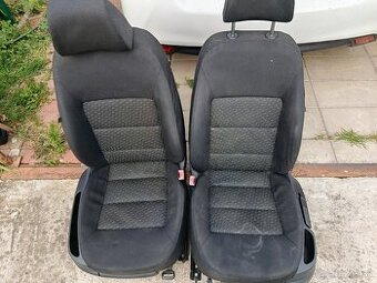 Predám sedačky škoda Octavia 2 combi
