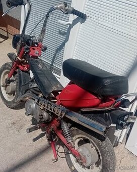Predám moped celú triuchovcov nepojazdnom stave