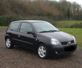 Kúpim Renault clio 1,5 dci